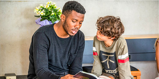 „Schule in Sprache verdichten – Autoren gesucht“